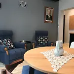 Courthouse Slavi Апартаменты