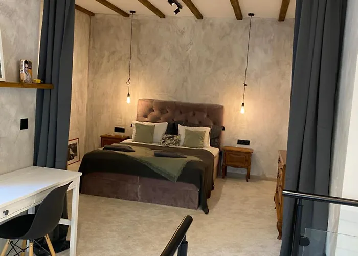 Daire Courthouse Slavi *