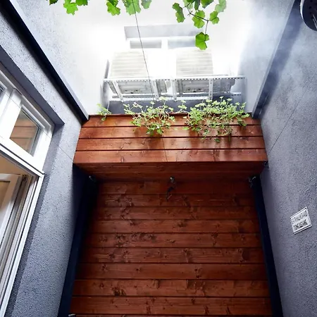 Apartman Courthouse Slavi *