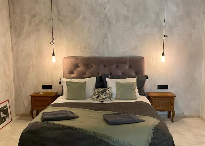 Courthouse Slavi Apartment